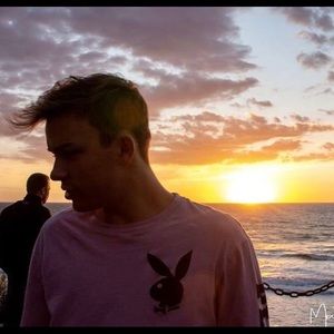 Meet your Posher, Vernel